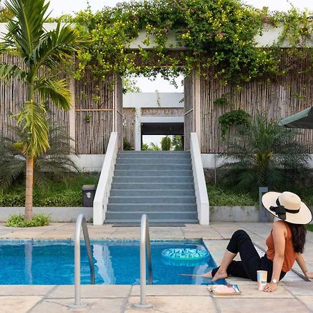Open House By Stayvista - Nestled In Nature, Featuring A Swimming Pool & Expansive Lawn For A Serene Retreat Shikrapur Exterior foto