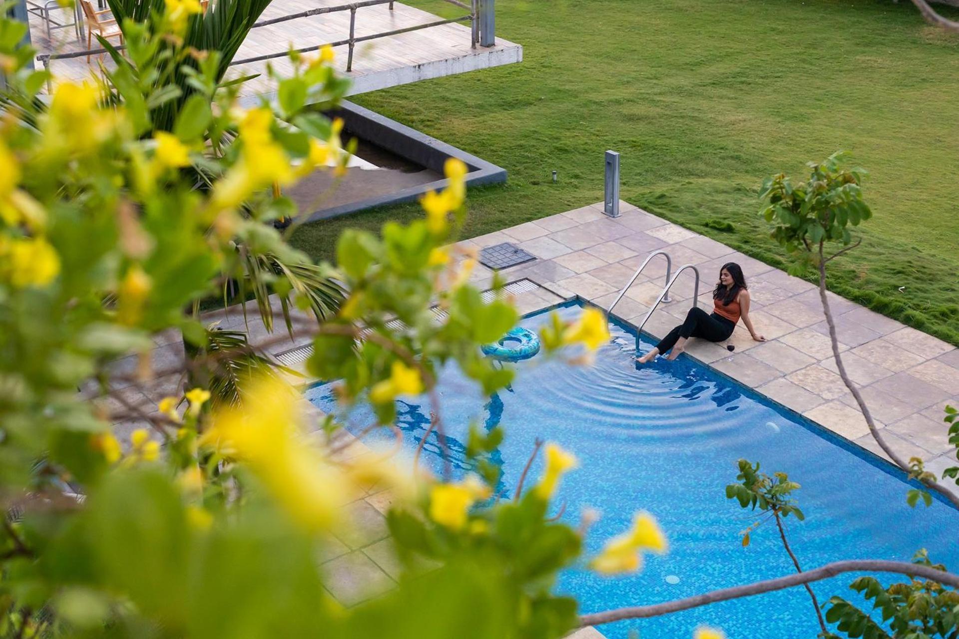 Open House By Stayvista - Nestled In Nature, Featuring A Swimming Pool & Expansive Lawn For A Serene Retreat Shikrapur Exterior foto