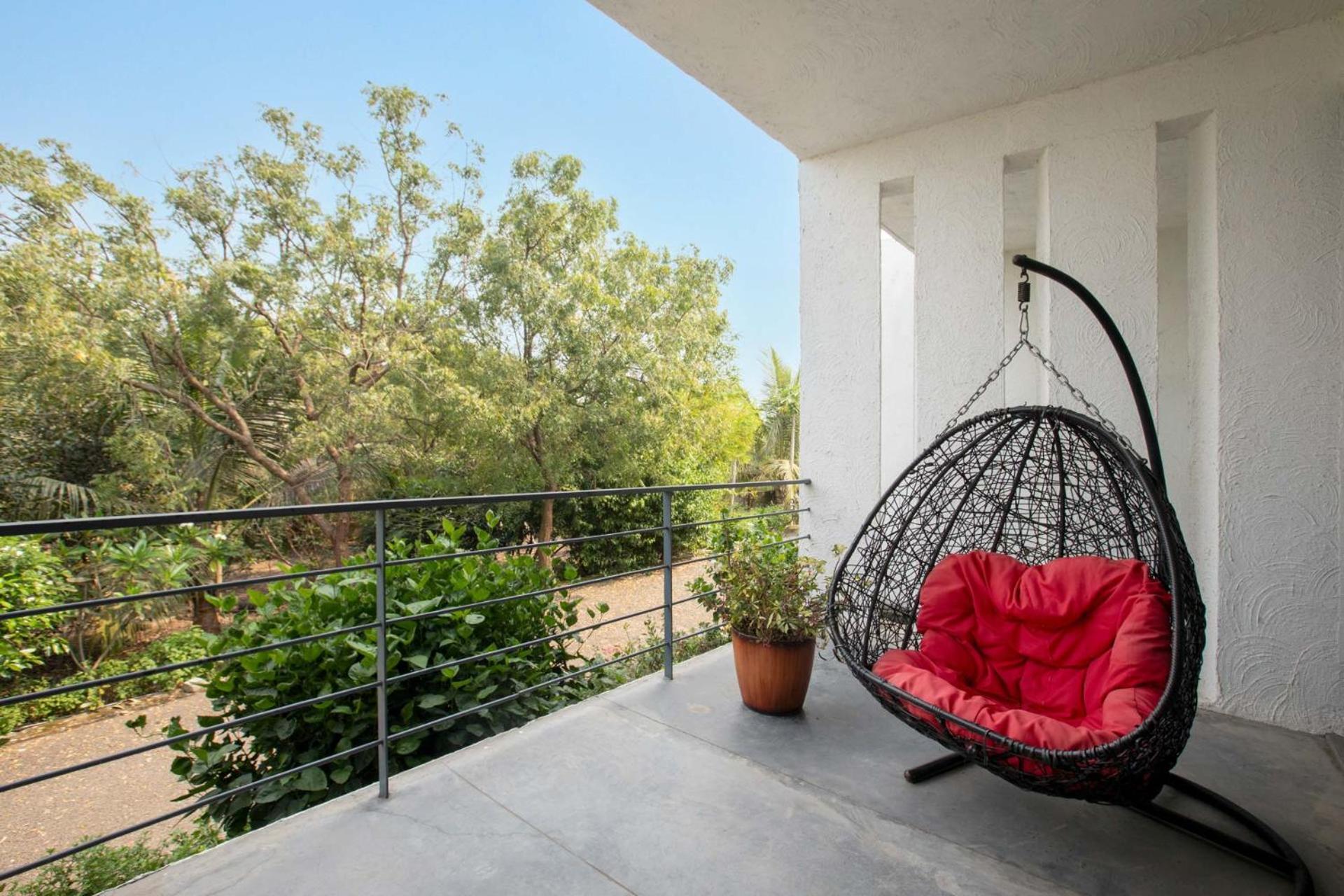 Open House By Stayvista - Nestled In Nature, Featuring A Swimming Pool & Expansive Lawn For A Serene Retreat Shikrapur Exterior foto